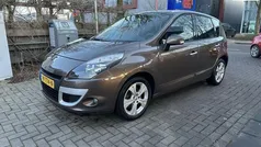 Bruin Gebruikt 2010 Renault Scénic III Dynamique MPV | € 4.750 (Eerlijke prijs)
