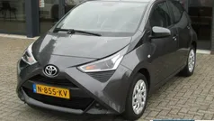 Grijs Gebruikt 2021 Toyota Aygo X-play Hatchback | € 11.850 (Eerlijke prijs)