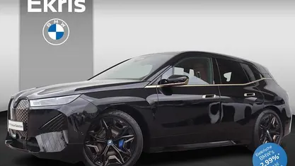 Zwart, metallic lak Gebruikt 2024 BMW iX Executive SUV | € 69.900 (Eerlijke prijs)