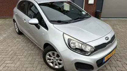 Occasion 2013 Kia Rio Comfort Hatchback | € 8.750 (Eerlijke prijs)