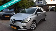 Grijs, metallic lak Gebruikt 2017 Renault Clio IV Intens Hatchback | € 10.645 (Eerlijke prijs)