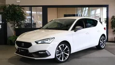 Wit, metallic lak Gebruikt 2020 Seat Leon FR Hatchback | € 22.450 (Eerlijke prijs)