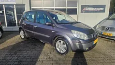 Gebruikt 2004 Renault Scénic II Komfort MPV | € 999 (Eerlijke prijs)