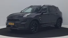 Zwart, metallic lak Gebruikt 2022 Lynk & Co 01 SUV | € 26.400 (Eerlijke prijs)