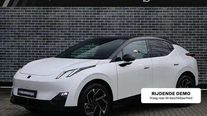 Wit Nieuw 2025 Lynk & Co 02 SUV | € 38.894 (Eerlijke prijs)