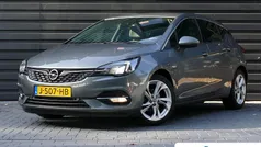 Grijs Gebruikt 2020 Opel Astra Elegance Hatchback | € 15.395 (Eerlijke prijs)