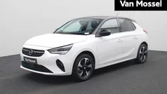 Wit Gebruikt 2022 Opel Corsa-e Elegance Hatchback | € 19.940 (Eerlijke prijs)