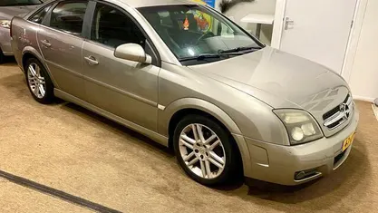 Occasion Opel Vectra GTS Elegance 122 PK (89 kW) 2003 Grijs Hatchback