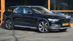 Zwart Gebruikt 2021 Volvo V60 CC Stationwagen | € 39.950 (Eerlijke prijs)