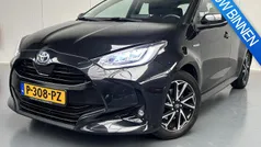 Zwart Gebruikt 2020 Toyota Yaris Hybrid Edition Hatchback | € 20.950 (Eerlijke prijs)