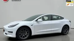 Gebruikt 2020 Tesla Model 3 Standard Range Sedan | € 21.795 (Eerlijke prijs)