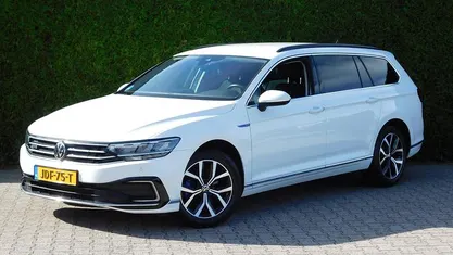 Wit Gebruikt 2021 VW Passat Business Stationwagen | € 22.950 (Goede deal)