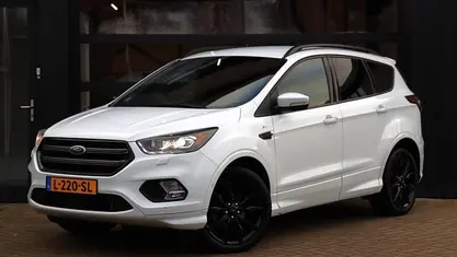 Gebruikt 2017 Ford Kuga ST-Line SUV | € 13.995 (Eerlijke prijs)