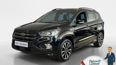 Zwart Gebruikt 2018 Ford Kuga ST-Line SUV | € 15.845 (Eerlijke prijs)