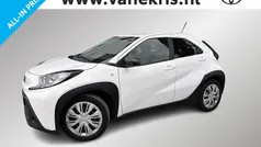 Gebruikt 2022 Toyota Aygo Play Hatchback | € 14.899 (Eerlijke prijs)