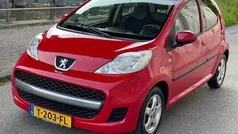 Rood Gebruikt 2009 Peugeot 107 Hatchback | € 3.250 (Eerlijke prijs)