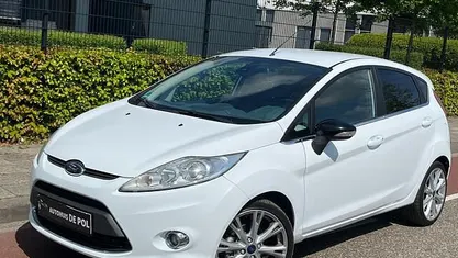 Wit Gebruikt 2010 Ford Fiesta Titanium Hatchback | € 5.750 (Eerlijke prijs)