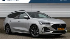 Zilver, metallic lak Gebruikt 2023 Ford Focus ST-Line X Stationwagen | € 25.400 (Eerlijke prijs)