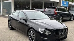 Zwart, metallic lak Gebruikt 2018 Volvo S60 Sedan | € 18.900 (Super prijs)