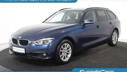 Blauw (metallic) Occasion 2018 BMW 318 Stationwagen | € 14.800 (Eerlijke prijs)