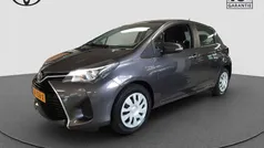 Grijs Gebruikt 2015 Toyota Yaris Hybrid Hatchback | € 14.495 (Eerlijke prijs)