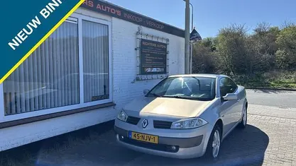 Grijs Gebruikt 2004 Renault Mégane Cabriolet Cabriolet | € 2.950 (Eerlijke prijs)
