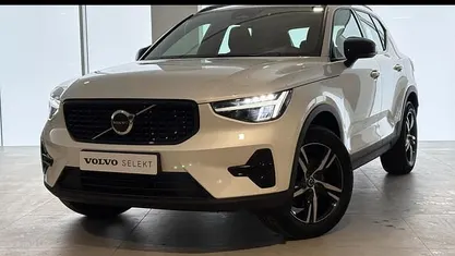 Wit Gebruikt 2025 Volvo XC40 Plus SUV | € 41.940 (Eerlijke prijs)