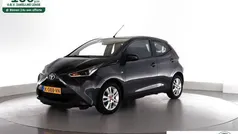 Gebruikt 2021 Toyota Aygo X-play Hatchback | € 11.450 (Eerlijke prijs)