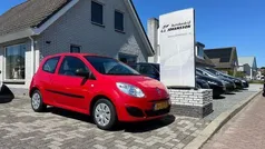 Rood Gebruikt 2009 Renault Twingo Authentique Hatchback | € 3.250 (Eerlijke prijs)