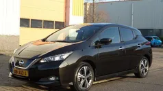 Zwart, metallic lak Gebruikt 2018 Nissan Leaf Tekna Hatchback | € 11.950 (Eerlijke prijs)