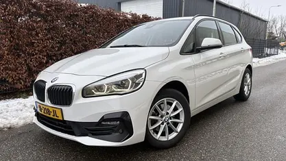 Wit Occasion 2019 BMW 216 Active Tourer Executive MPV | € 12.450 (Eerlijke prijs)