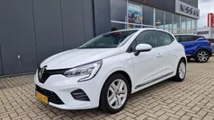 Wit Gebruikt 2020 Renault Clio V Zen Hatchback | € 13.240 (Eerlijke prijs)