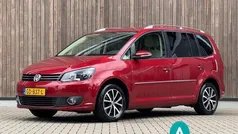 Rood Gebruikt 2015 VW Touran Highline MPV | € 13.950 (Goede deal)