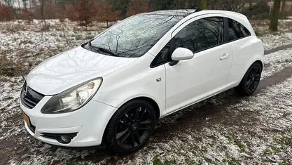 Wit Occasion 2011 Opel Corsa Hatchback | € 2.950 (Eerlijke prijs)