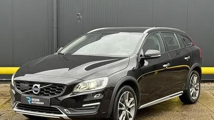 Occasion Volvo V60 CC Summum 150 PK (110 kW) 2017 Stationwagen