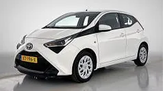 Wit Gebruikt 2019 Toyota Aygo X-play Hatchback | € 11.245 (Eerlijke prijs)