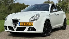 Wit Gebruikt 2012 Alfa Romeo Giulietta Distinctive Hatchback | € 8.950 (Eerlijke prijs)