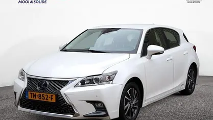 Wit Occasion 2018 Lexus CT200h Business Edition Hatchback | € 19.750 (Eerlijke prijs)