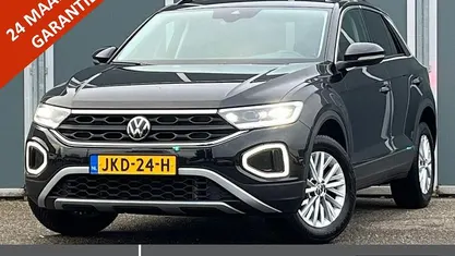 Zwart Occasion 2025 VW T-Roc Business SUV | € 25.745 (Super prijs)