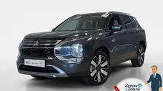 Gebruikt 2025 Mitsubishi Outlander P-HEV Edition SUV | € 54.395 (Eerlijke prijs)