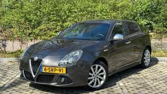 Grijs Gebruikt 2013 Alfa Romeo Giulietta Distinctive Hatchback | € 7.999 (Eerlijke prijs)
