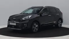 Zwart, metallic lak Gebruikt 2022 Kia Niro SUV | € 20.900 (Super prijs)