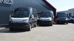 Zwart Gebruikt 2023 Citroën Jumper MPV | € 23.850 (Eerlijke prijs)