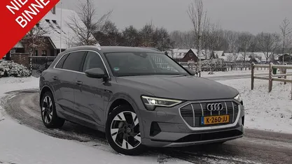 Grijs Occasion 2020 Audi e-tron Business SUV | € 30.490 (Eerlijke prijs)