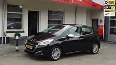 Zwart Gebruikt 2018 Peugeot 208 Allure Hatchback | € 10.750 (Eerlijke prijs)