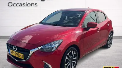 Rood Occasion 2018 Mazda 2 Dynamic Hatchback | € 11.945 (Eerlijke prijs)