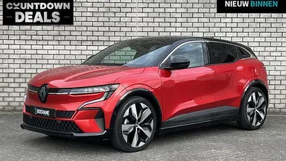 Rood Occasion 2022 Renault Megane E-Tech Techno Hatchback | € 25.900 (Eerlijke prijs)