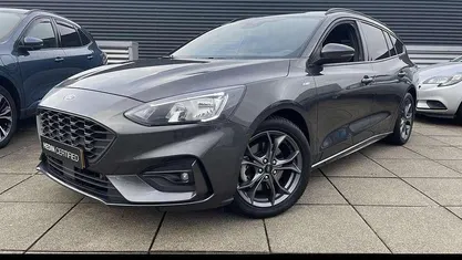 Grijs Gebruikt 2019 Ford Focus ST-Line Stationwagen | € 19.745 (Eerlijke prijs)