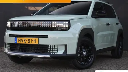 Occasion 2025 Fiat Grande Panda Icon Hatchback | € 25.895 (Eerlijke prijs)