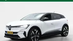 Wit Gebruikt 2023 Renault Mégane Equilibre Hatchback | € 23.950 (Eerlijke prijs)